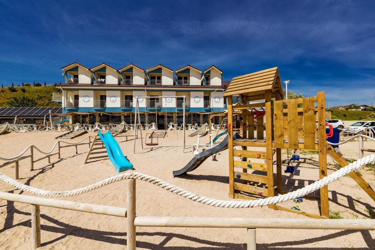 Micul Golf Hotel Două Mai Екстериор снимка